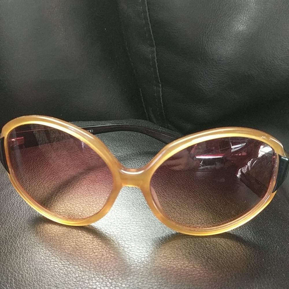 Oliver peoples sun glasses
